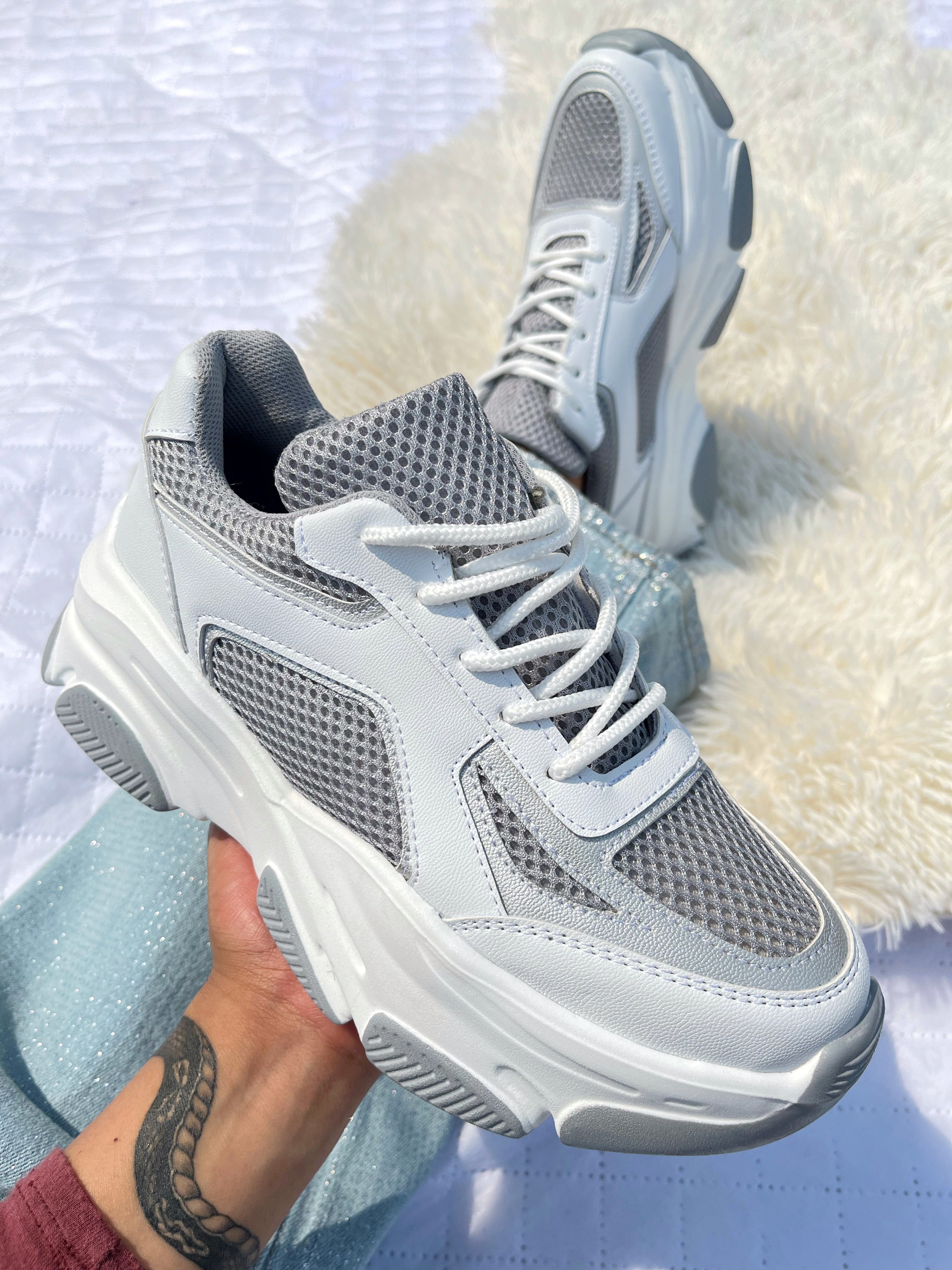 Teni Blanco / Gris  Playmaker