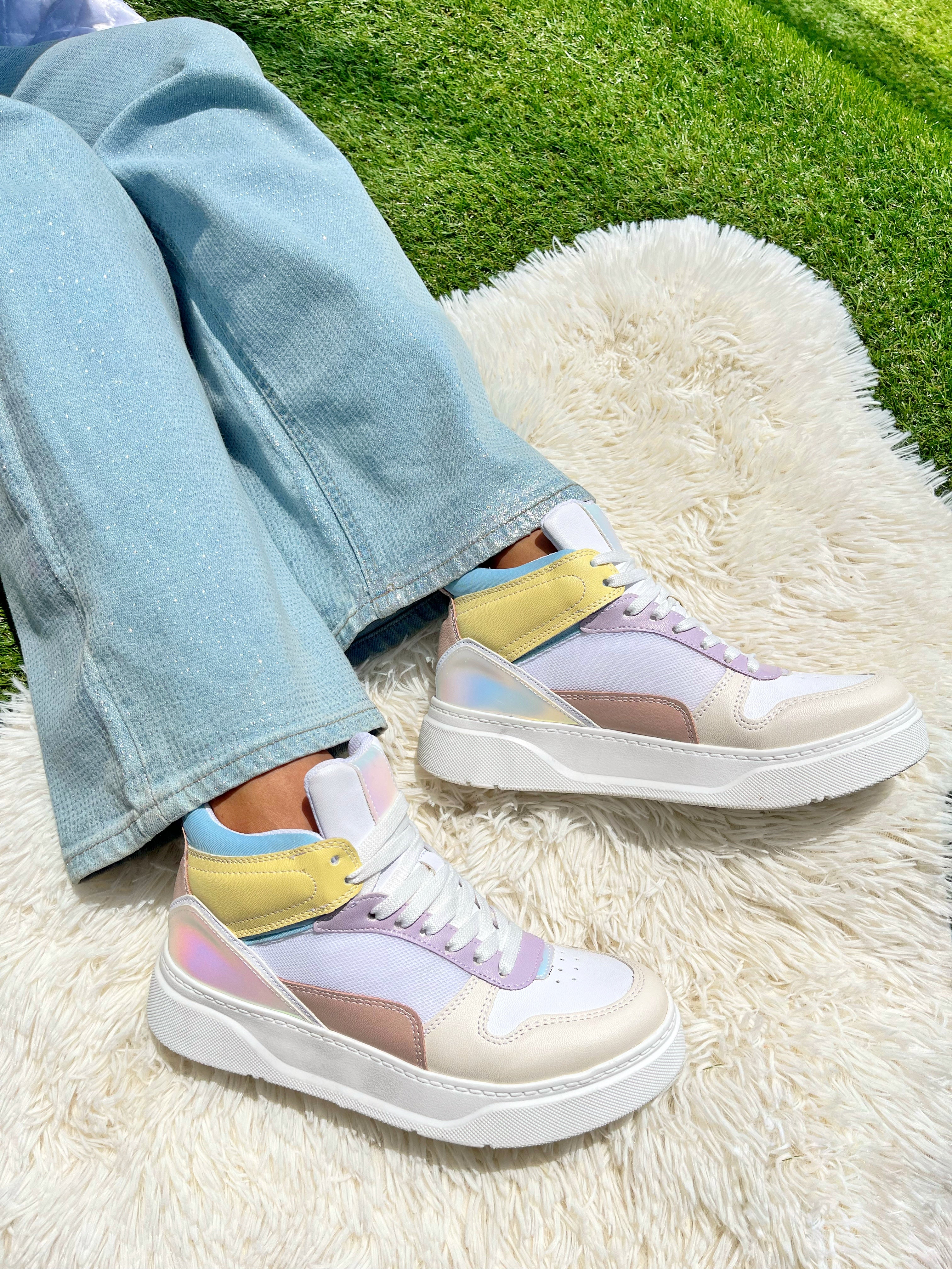 Teni Charlotte Pastel