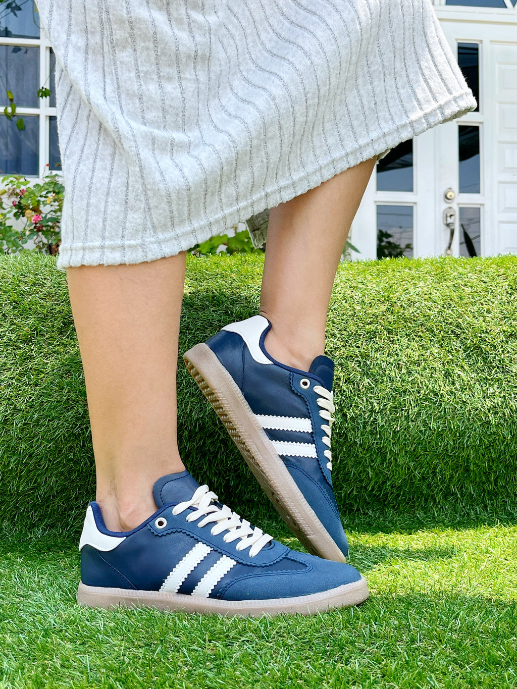 Teni Elfa Prin Marino