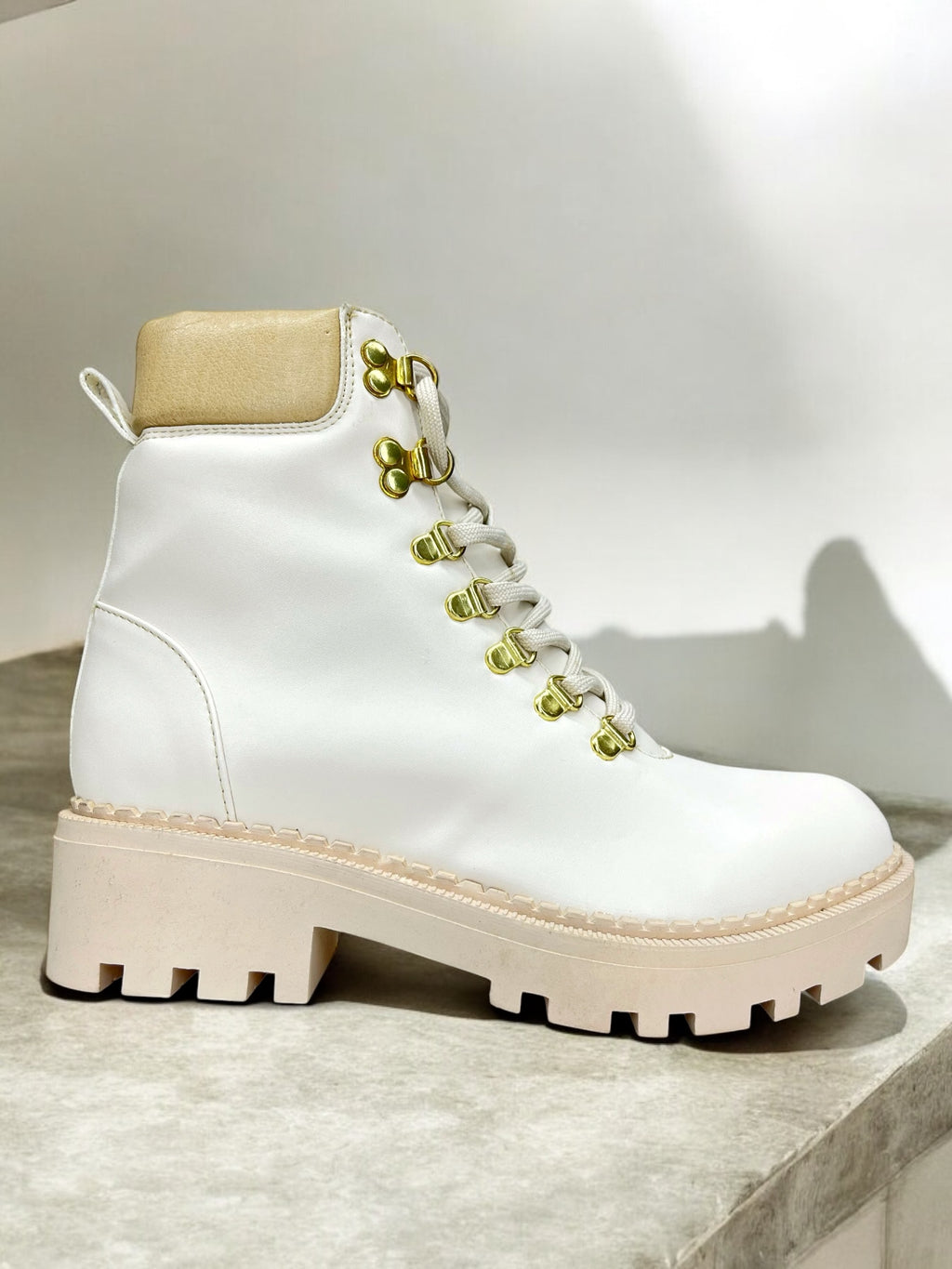 Bota Wild  Late Cierre y Agujeta