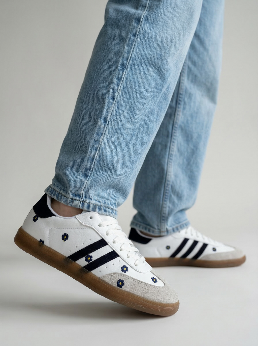 Teni Elfa Blanco Marino Flowers