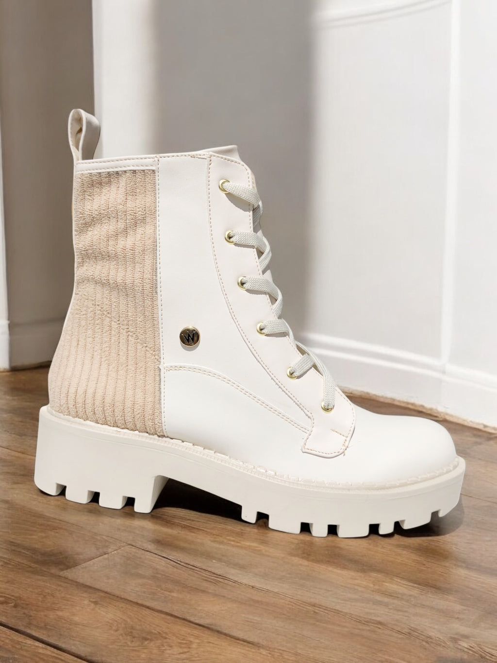 Bota Arenas Latte
