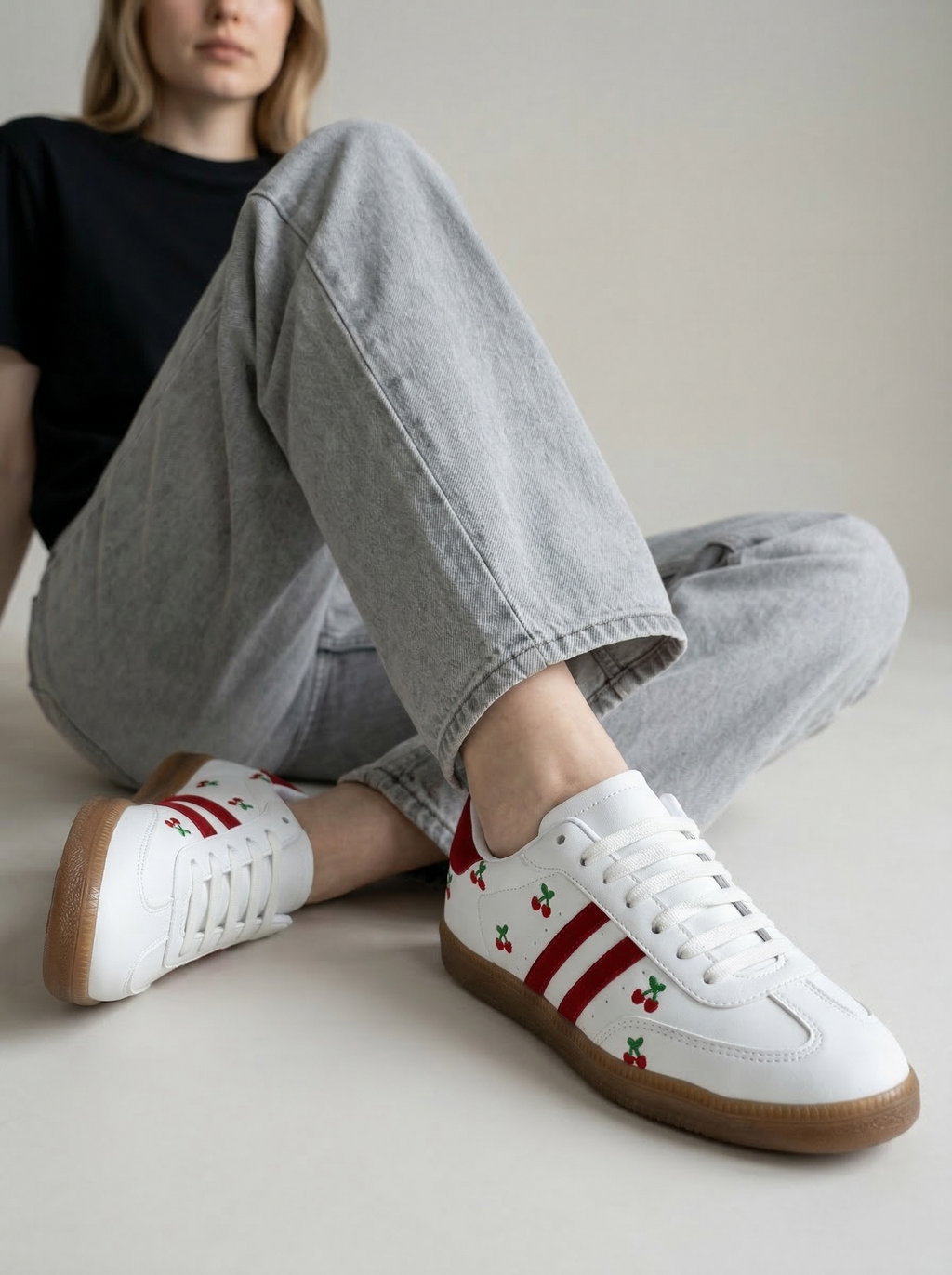 Teni Elfa Blanco y rojo con Cerezas