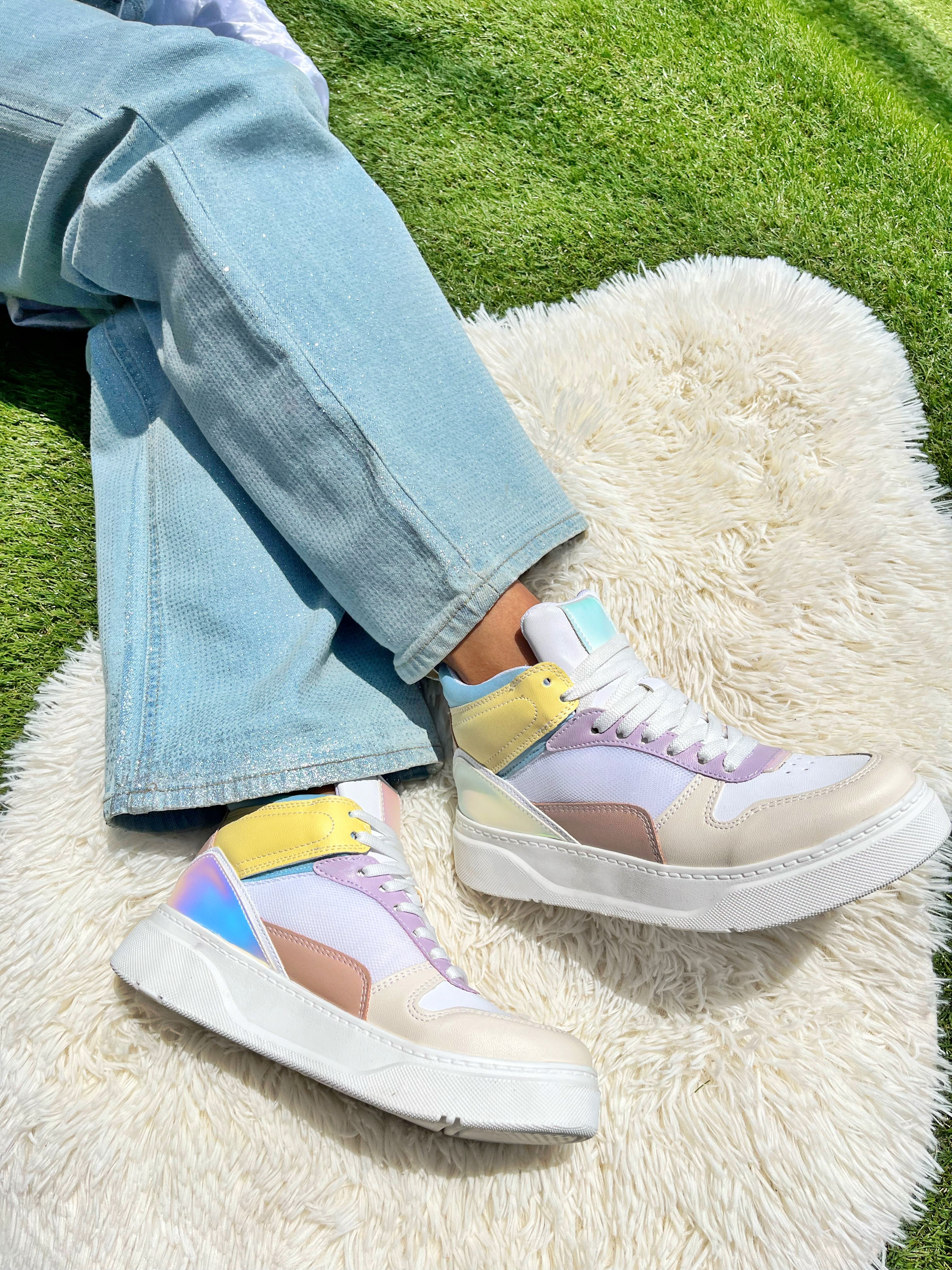 Teni Charlotte Pastel