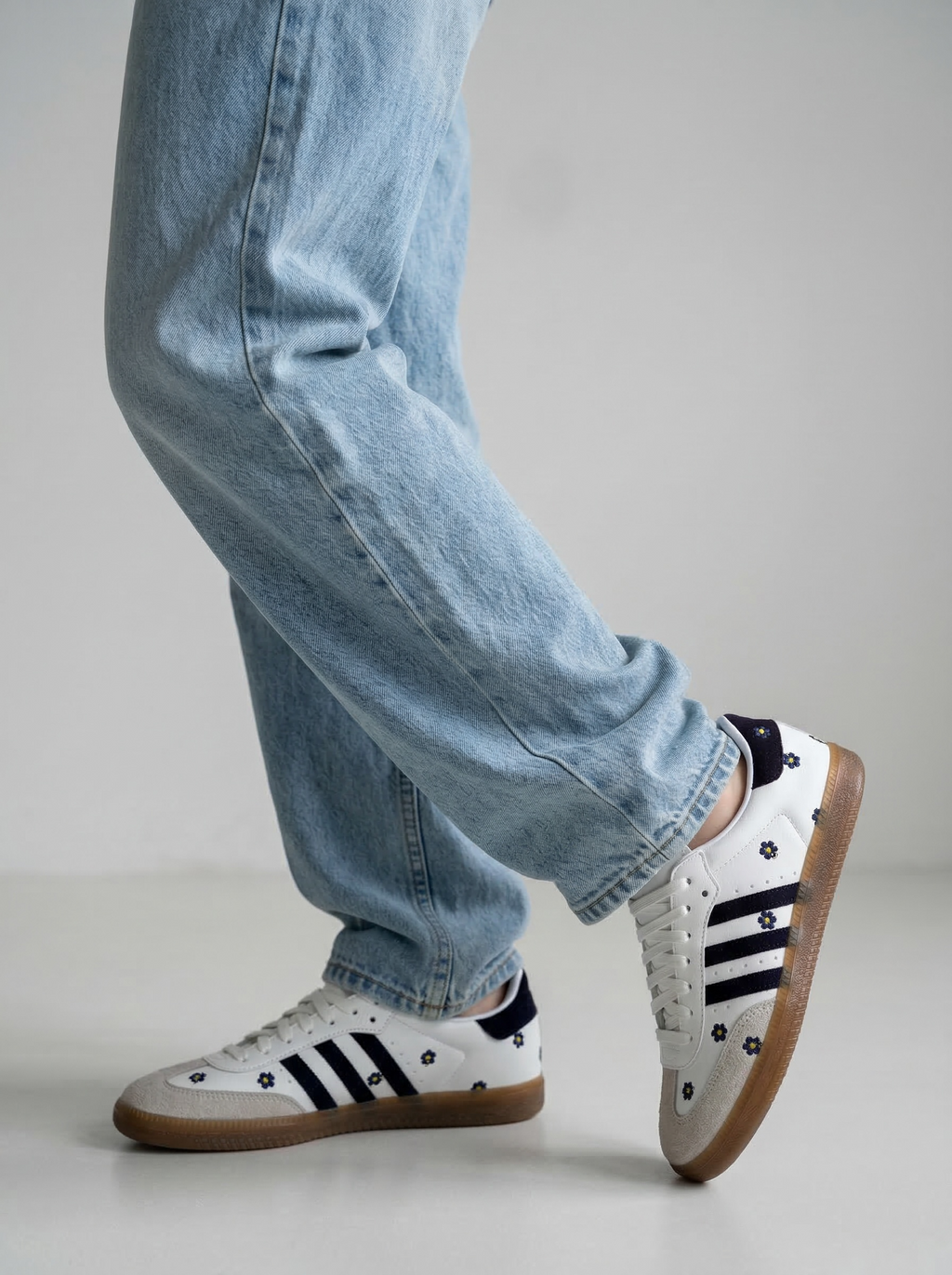 Teni Elfa Blanco Marino Flowers