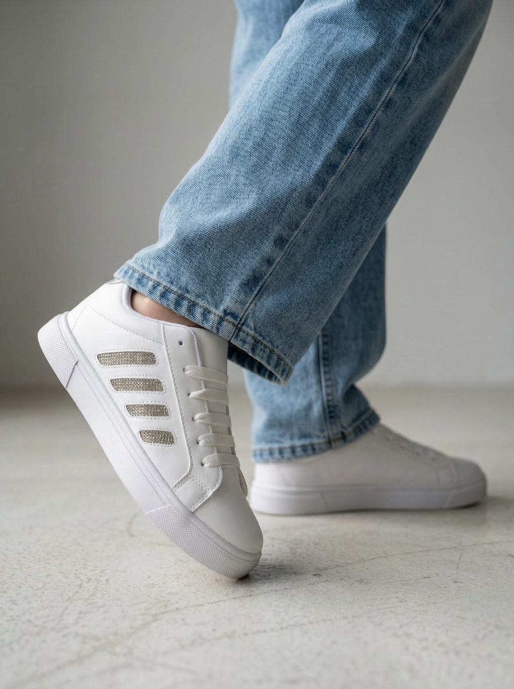 Teni Atenea Blanco con cristales