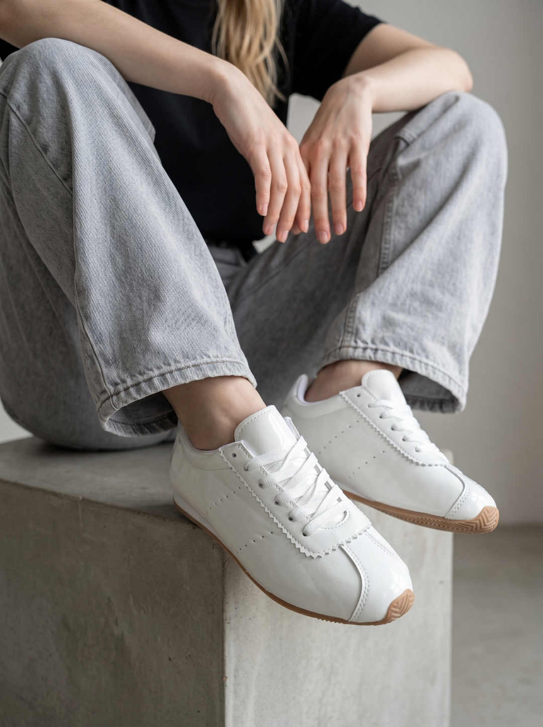Tenis Siena Retro Charol Blanco