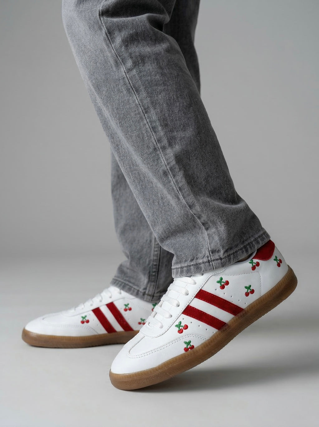 Teni Elfa Blanco y rojo con Cerezas