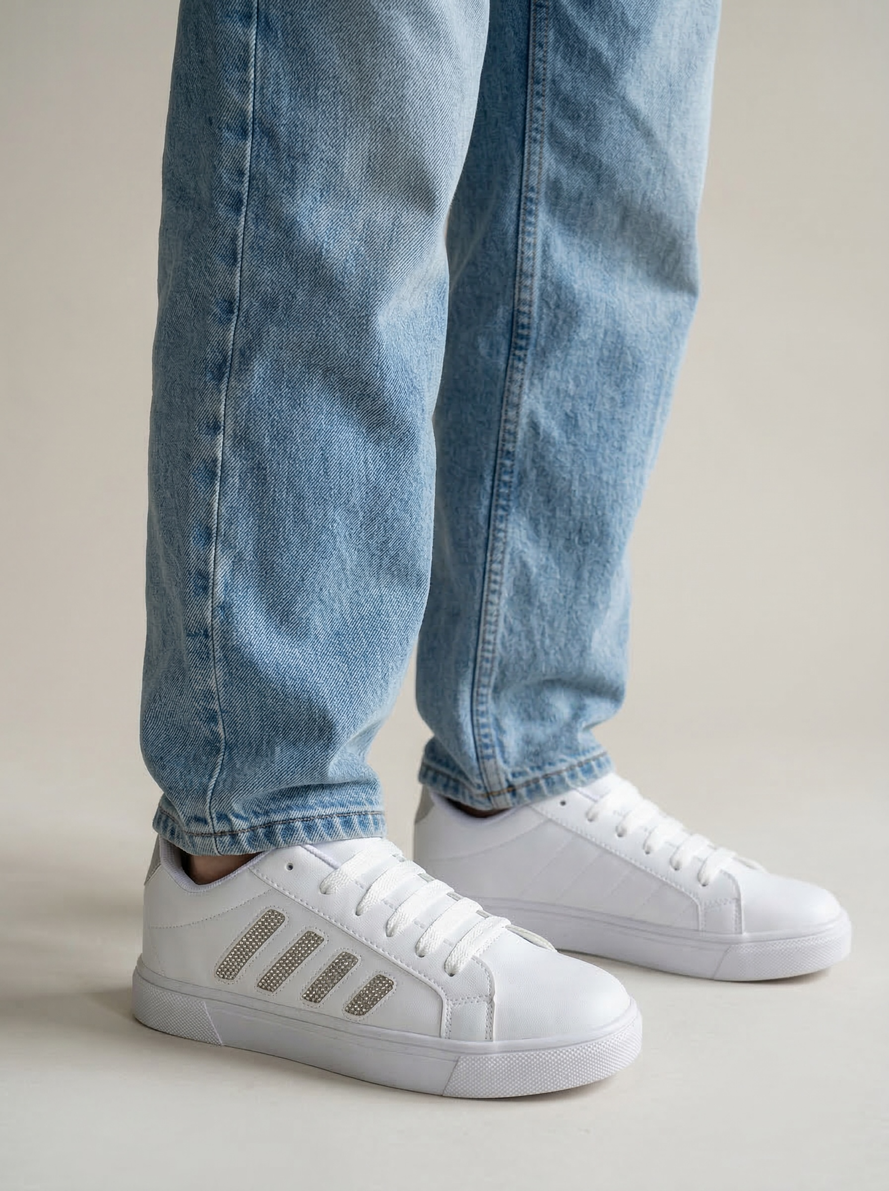 Teni Atenea Blanco con cristales