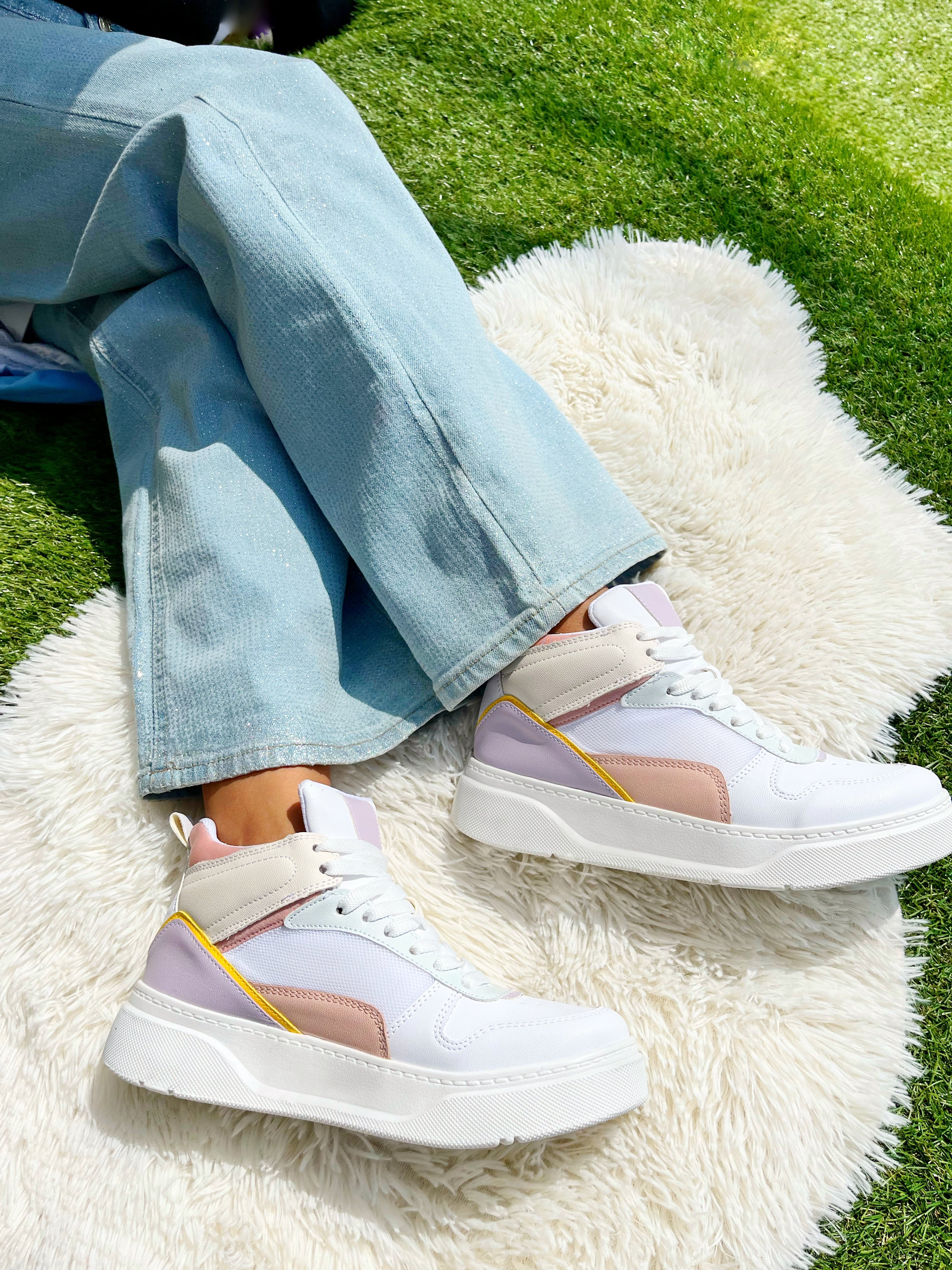 Teni Charlotte Pastel