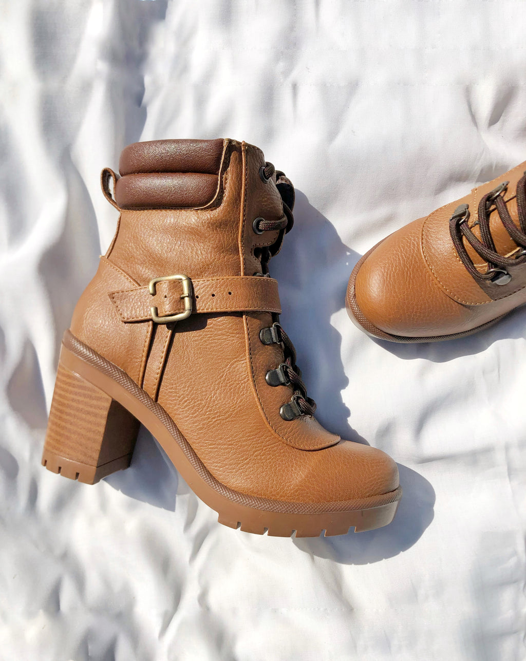 Botín Wild Agujeta Café